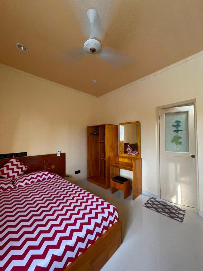 Night Star Dhangethi Bed & Breakfast Eksteriør bilde