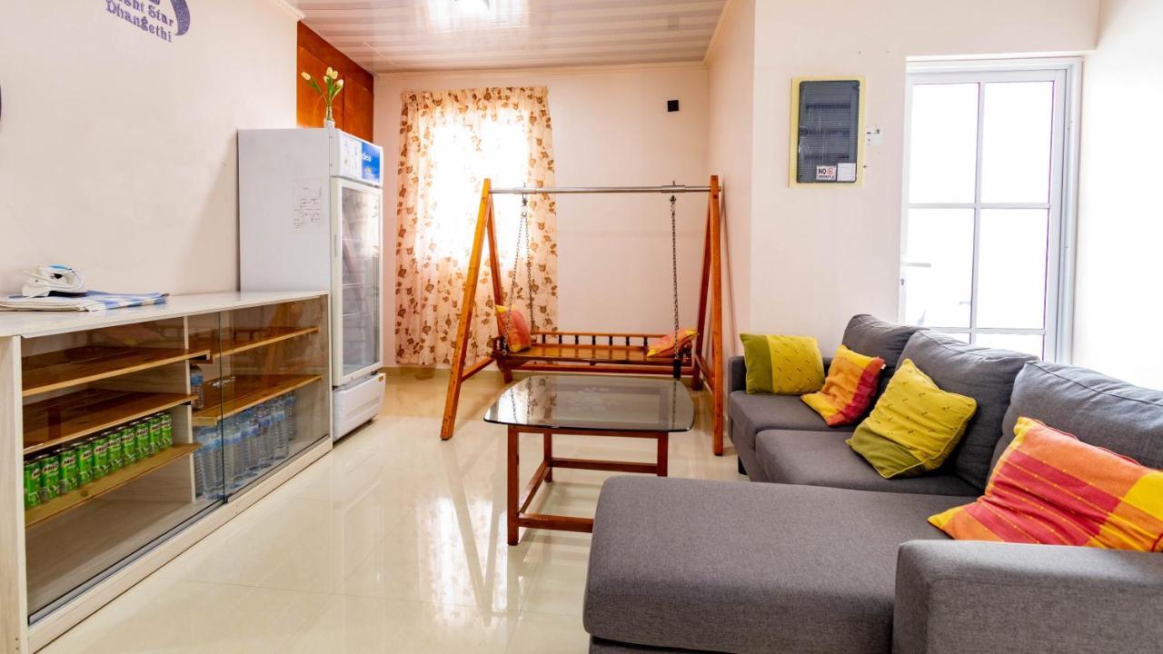 Night Star Dhangethi Bed & Breakfast Eksteriør bilde