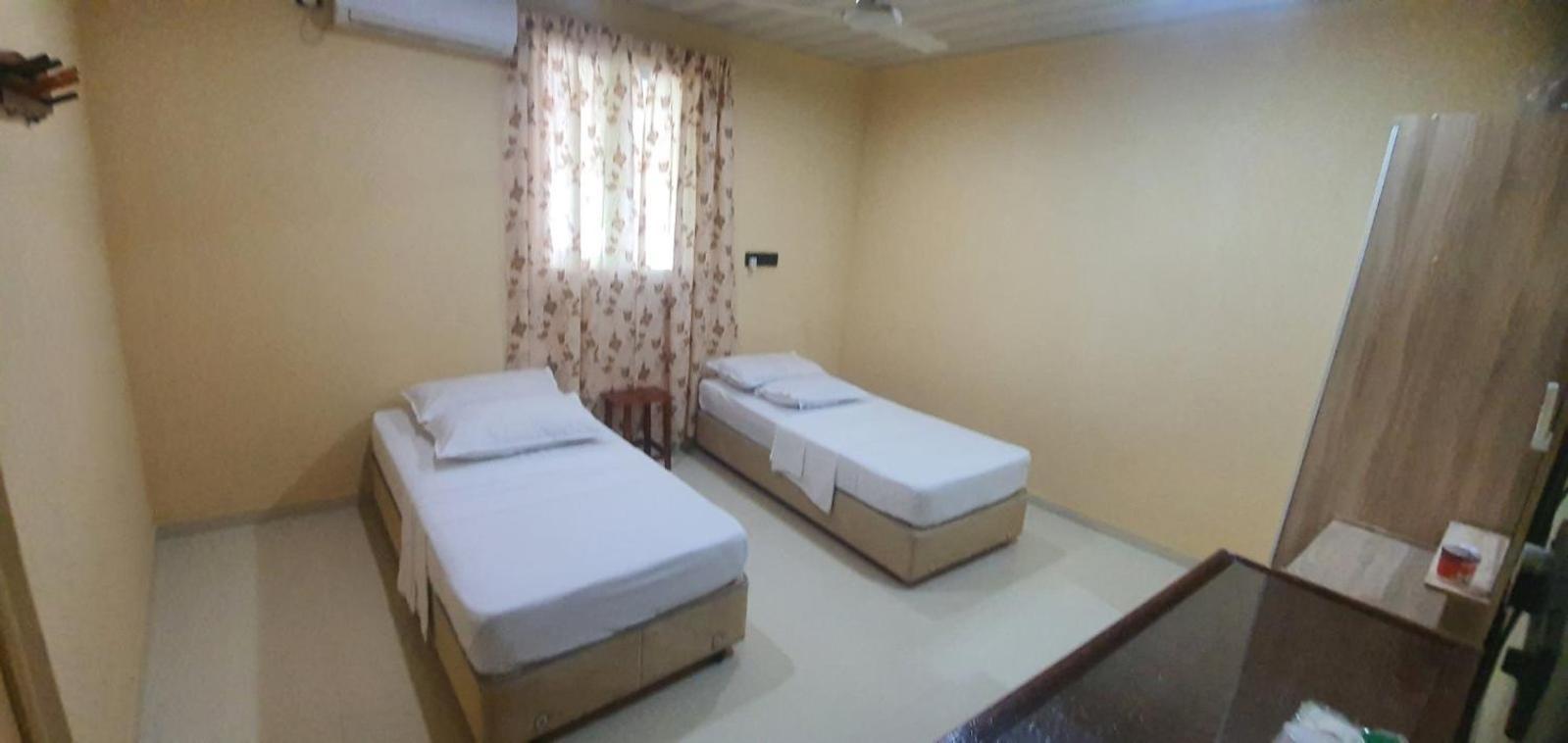 Night Star Dhangethi Bed & Breakfast Eksteriør bilde